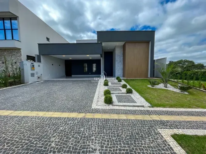 Casa térrea completa em armários com 4 suítes plenas no Condomínio Jardins Nápoles.