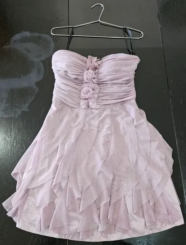 Vestido de Festa Lilás tomara que caia com Detalhes Delicados em tule tamanho M