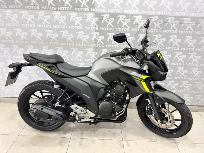 Moto Yamaha F25 ABS 2024
