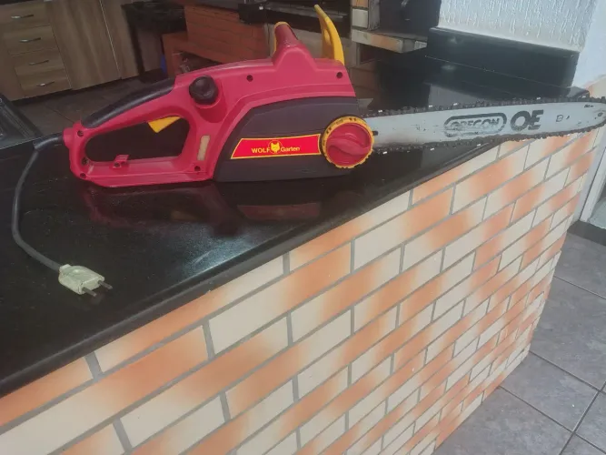MOTOSERRA ELÉTRICA 200V