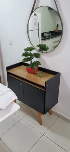 Armário moderno com chave excelente para guardar enxoval airbnb 