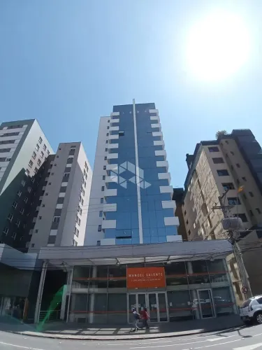 Excelente sala comercial no centro de Caxias do Sul