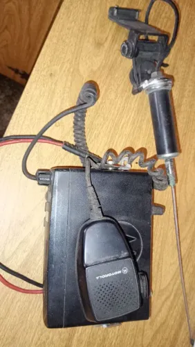 Rádio comunicador EM 200 Motorola UHF 