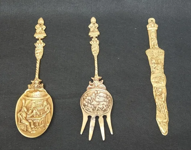 Conjunto de talheres decorativos