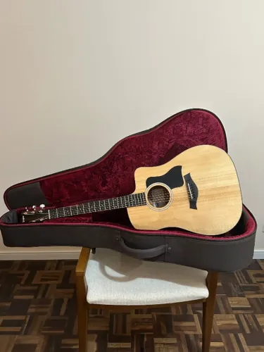 Violão Taylor 210CE Plus