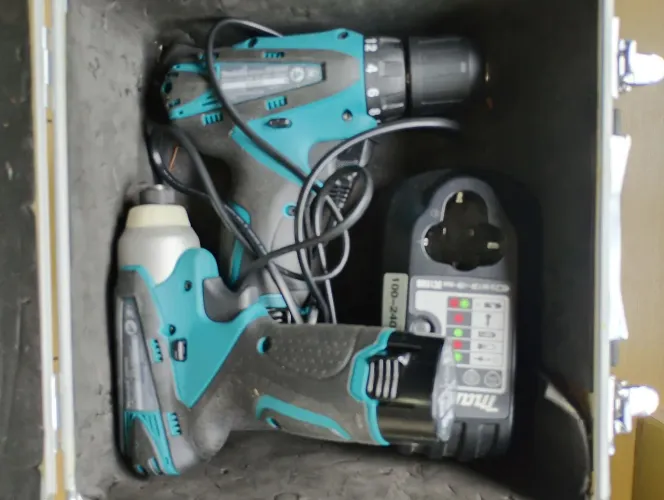 Kit Makita Profissional Furadeira e Parafusadeira 