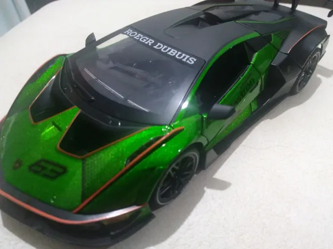 Miniatura Lamborghini 1/24