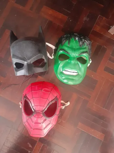 Máscaras de Super-Heróis: Batman, Hulk e Homem-Aranha