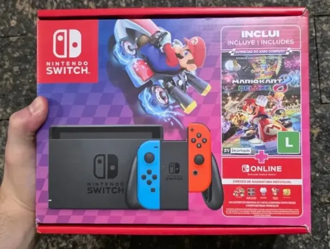 [LACRADO] Console Nintendo Switch com jogo Mario Kart 8 Deluxe + 3 Meses de Assinatura