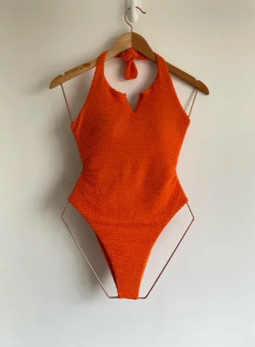 Body laranja texturizado com bojo P / M da Fio a Fio Beach
