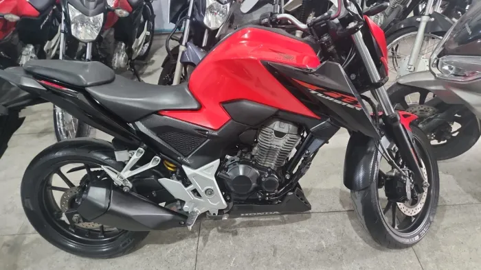 Twister 300F ABS 2023 em bom estado
