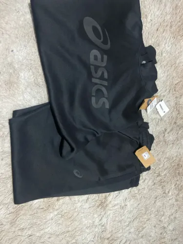 Conjunto de Moletom e Calça Asics