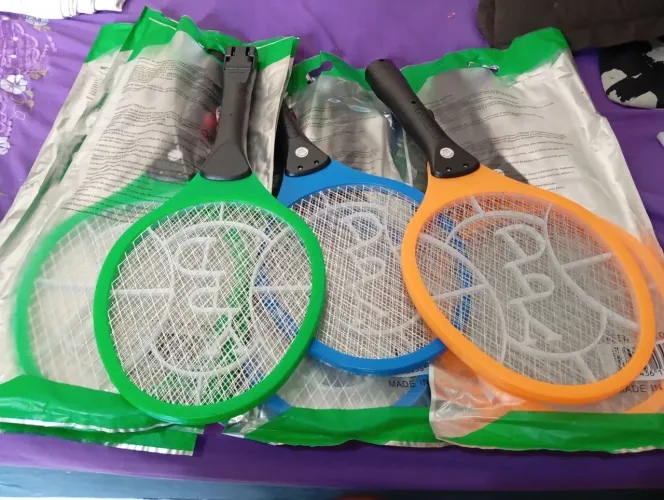 Raquete Elétrica Bivolt 110v~220v Mata Mosquito Recarregável