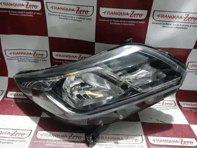 Farol lado direito S10 2016/ C/ led Recuperado SEM REATOR