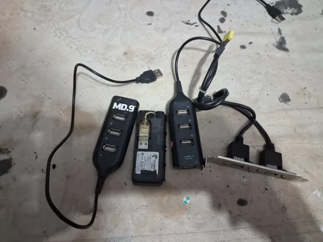 Adaptadora USB 4 unidades 