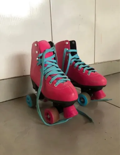 Patins Roller Rosa com Cadarços Azul