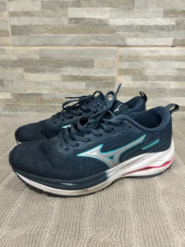 Tênis esportivo azul Mizuno 38