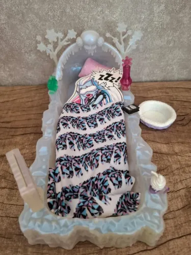 Monster High - Cama Gelada Abbey Bominable G1
