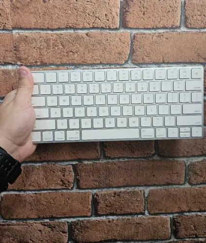 Teclado Apple Magic Keyboard 2 Geração