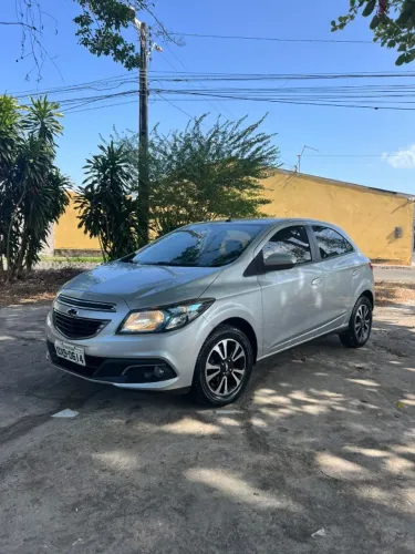 Chevrolet Onix Hatch LTZ 1.4 8V Flex Power Mec. 4P 2015