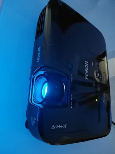 Projetor Epson PowerLite S10+ (H369A) - 2600 Lumens | Imagem Brilhante e Confiabilidade Ep