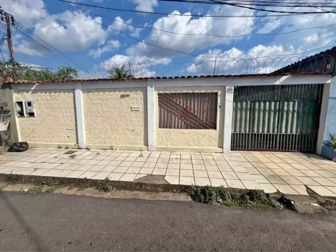 *CASA A VENDA DISPONIVEL