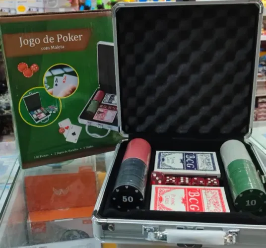 Jogo De Poker Na Maleta 100 Fichas 2 Jogos De Baralho e 5 Dados