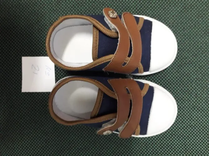 Tênis Infantil Azul e Marrom