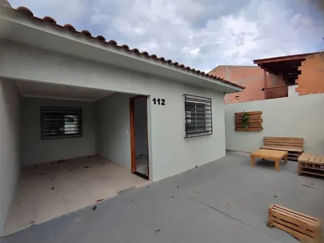 - CASA À VENDA NO ACQUAVILLE 