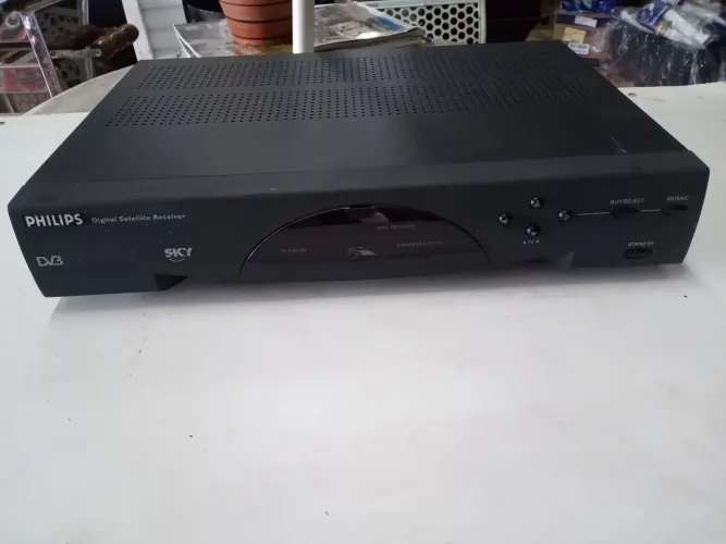 Receptor de Satélite Digital Philips DVB-S SKY