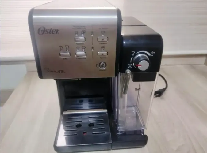 Cafeteira Expresso Oster Prima Latte