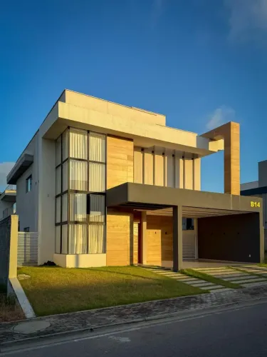 Sobrado para venda possui 235 metros quadrados com 4 quartos em Pitimbu - Natal - RN