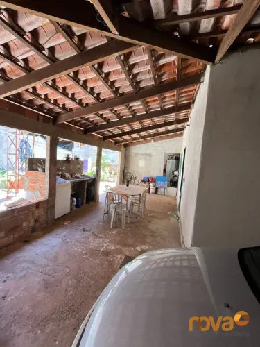 Casa 2 quartos 1 suíte + ponto comercial