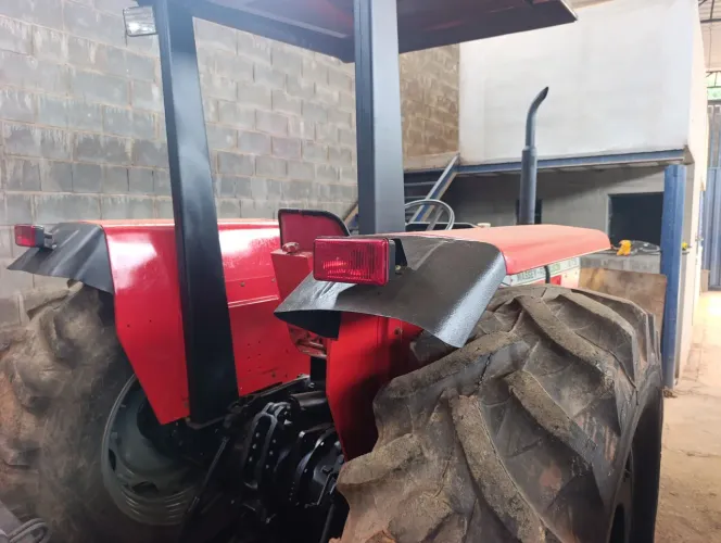 Trator MF 275