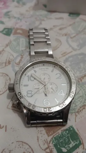 Relógio Nixon original na caixa ?