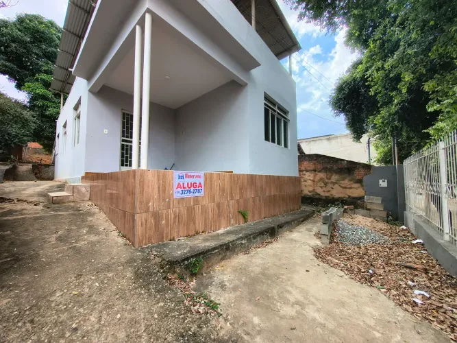 Casa Idependente no Bairro Pérola, com Terraço e Quintal