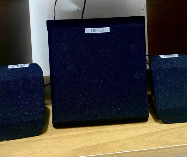 Caixa de som Edifier X 100B 15W RMS em perfeito estado