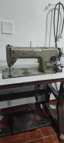Máquina de Costura Reta Usada