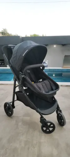 Carrinho moises Galzerano Olympus New Black com bebê conforto