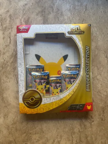 Pokemon TCG: 30th Binder Collection em Inglês