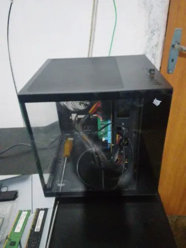 CPU completo sem teclado e mause