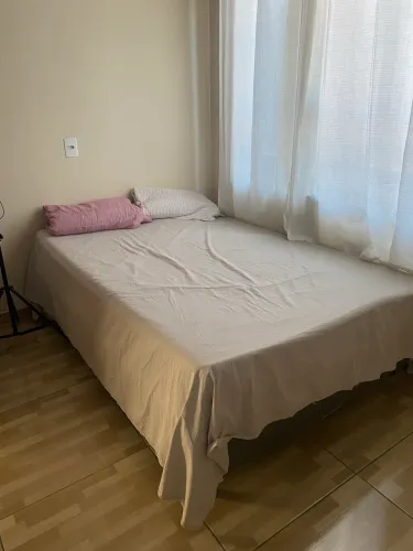 Vendo colchão com base