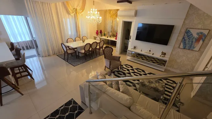 Apartamento Cobertura Duplex Coração da Meia Praia