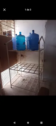 ESTANTE EXPOSITORA PARA GARRAFÕES DE ÁGUA MINEAL