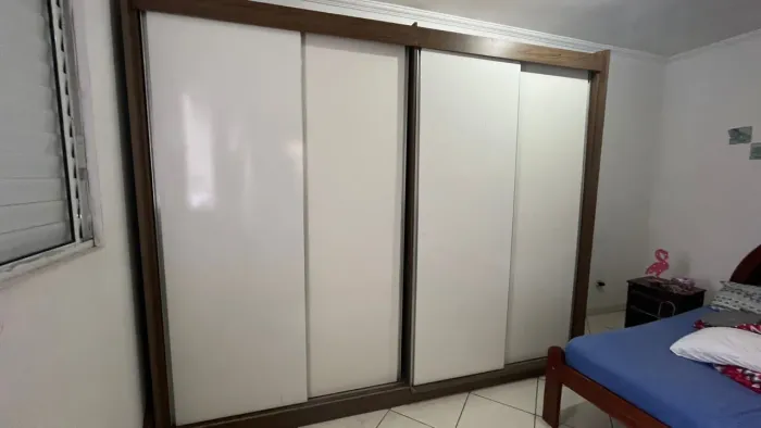 Guarda-roupa grande