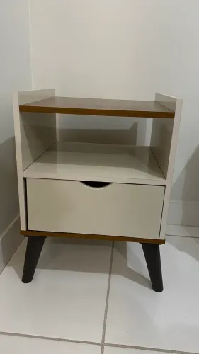 Mesa de cabeceira 