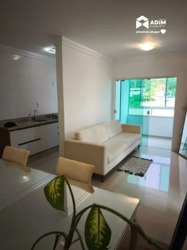 Apartamento de 2 quartos mobiliado e equipado com vaga de garagem no Bairro Município em B