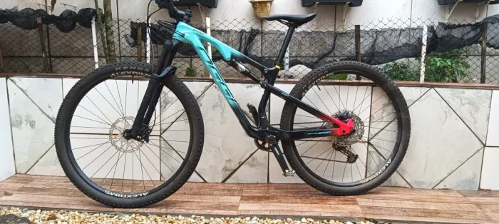 Bicicleta Oggi Cattura Sport Deore 12v 2023 seminova Excelente estado