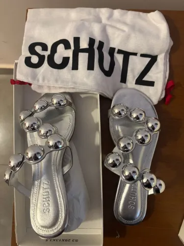 Rasteira Schütz prata nova