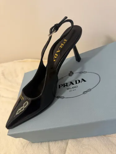 Sapato Prada